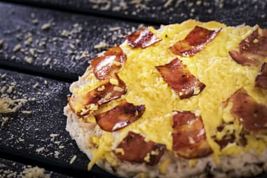 Pollo Tocineta y Queso