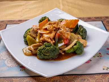 67A - Pollo en Trocitos con Hongos