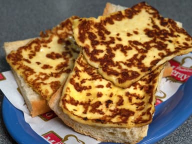 Tostadas de Pan Lápiz con Queso