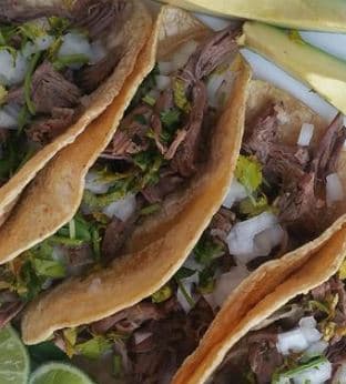 Orden con 4 tacos de Barbacoa