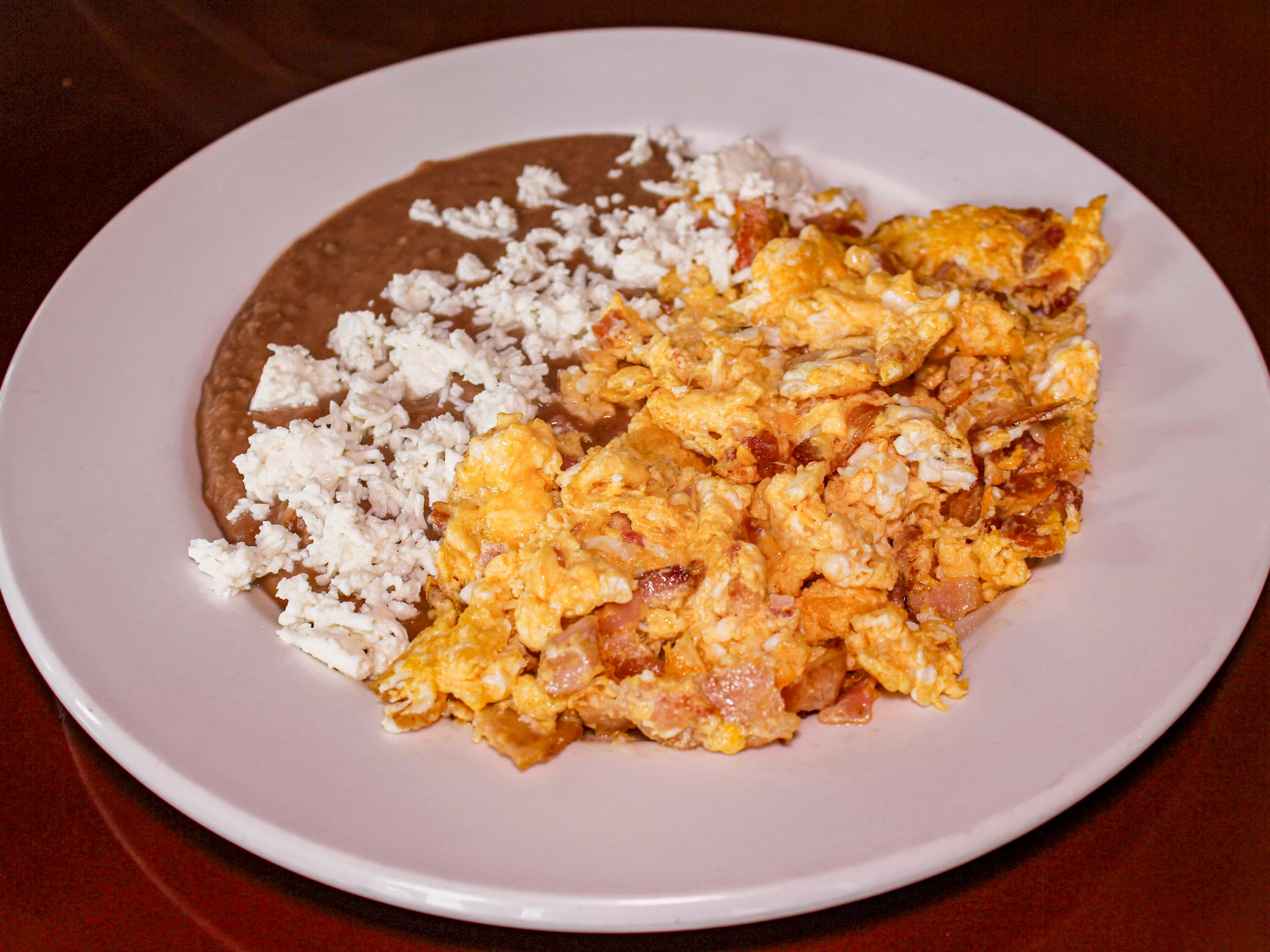 Huevos con Tocino