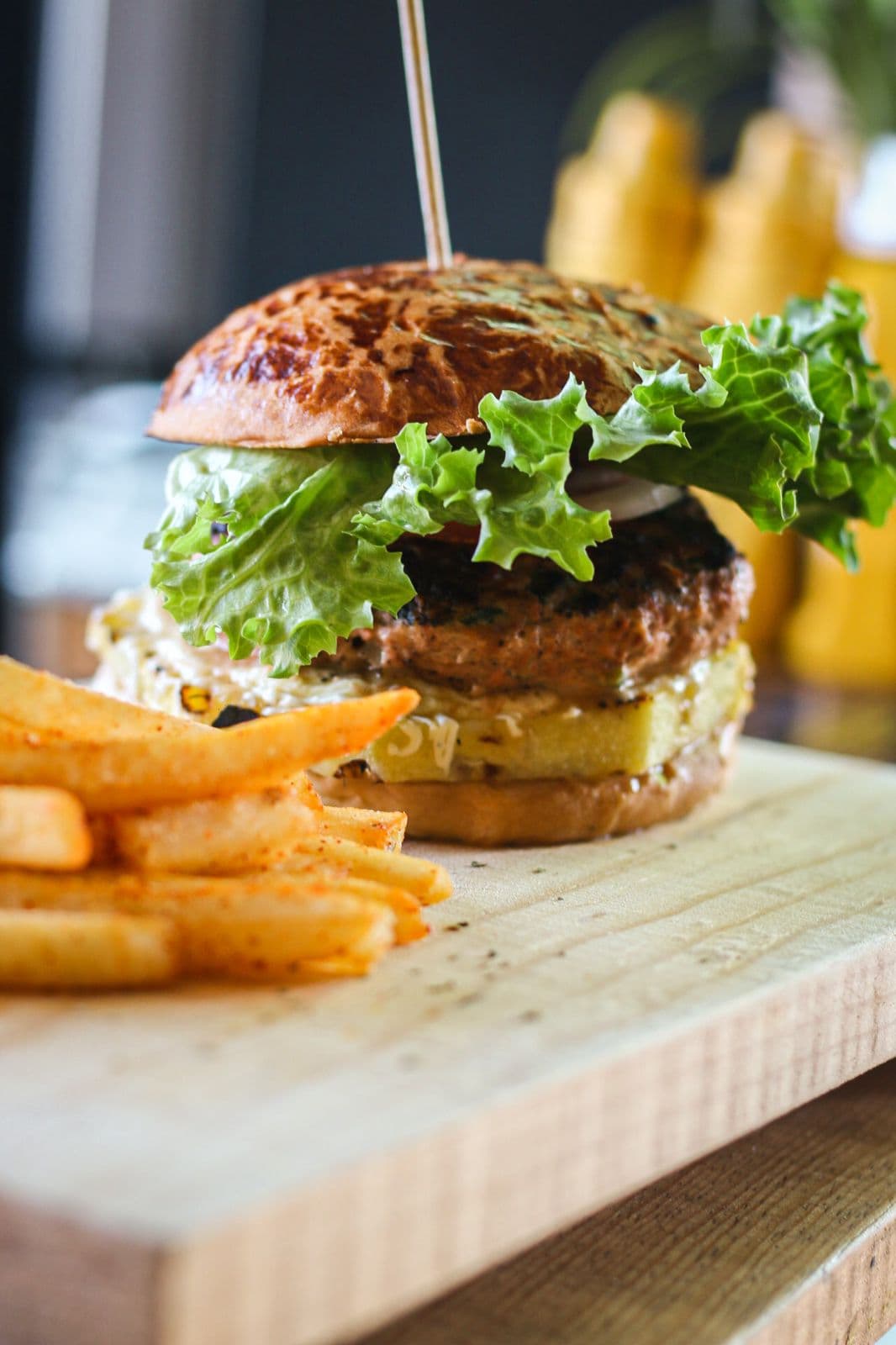 Hamburgesa Poi + Papas Fritas + Limonada
