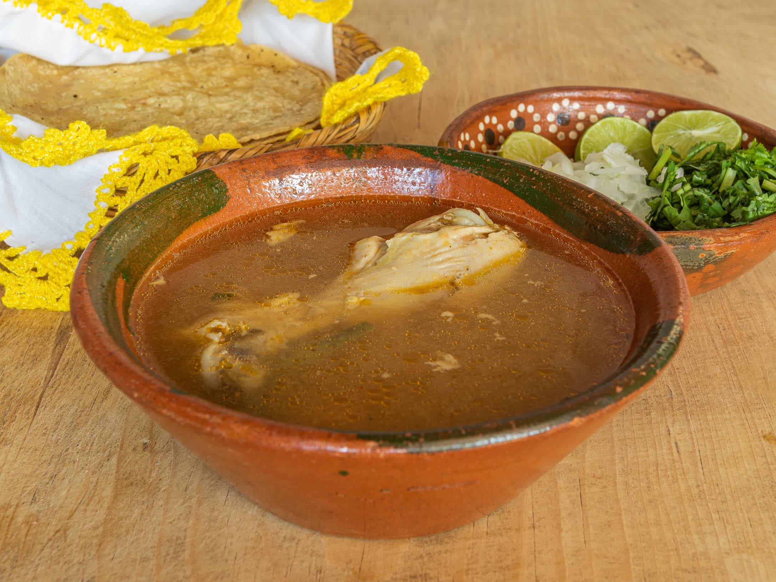 Caldo de Pollo