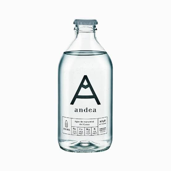 Agua de Manantial Andea con Gas