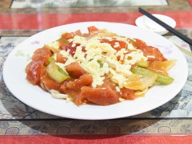 03 - Espagueti con Queso y Salsa de Tomate Entero