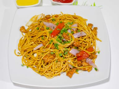 Tallarín Saltado de Pollo