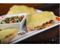 Molletes Manchego
