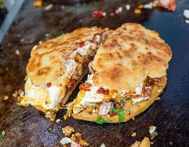 Gordita con Quesillo
