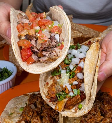 3 Tacos de Carnitas Maciza más 2 Gorditas D Migaja