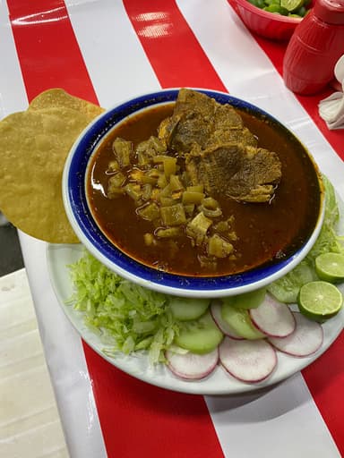 Tradicional Pozole Espinazo Carne y Hueso