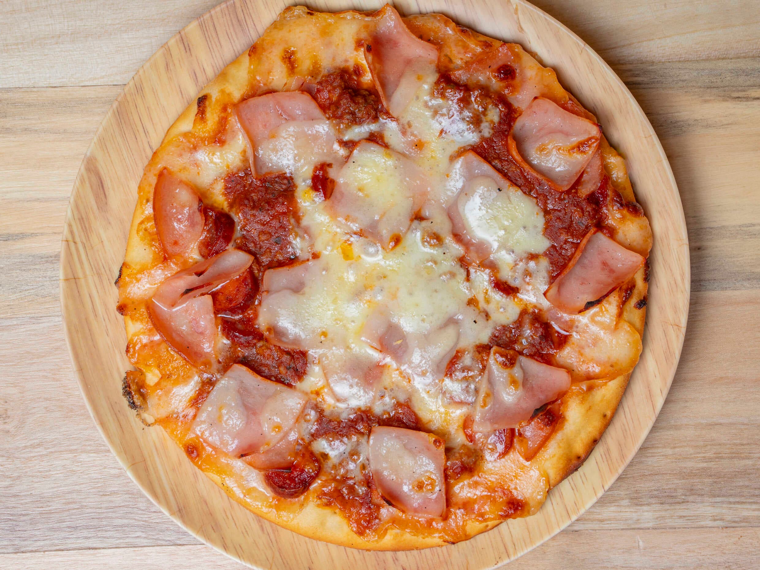 Pizza Jamón Queso.