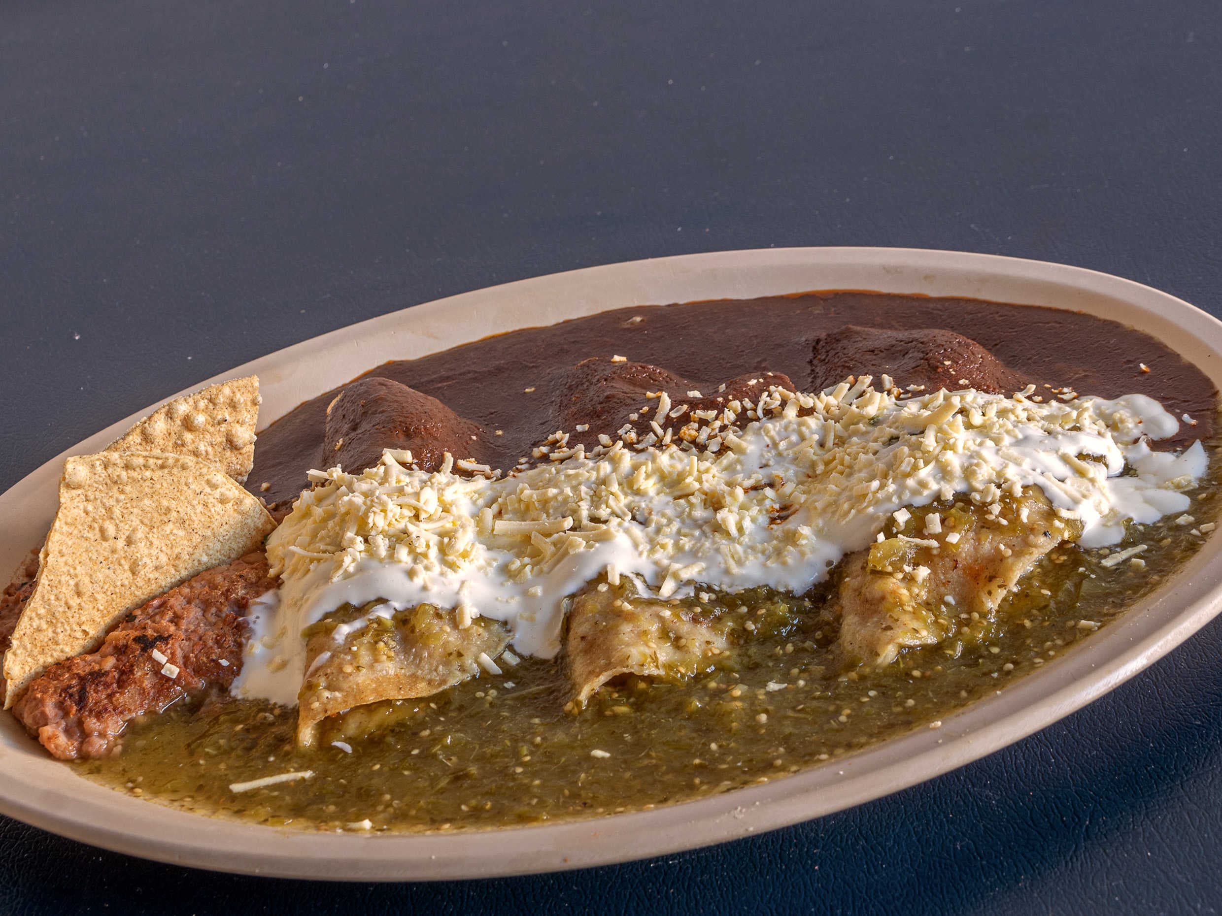 ENCHILADAS DE MOLE