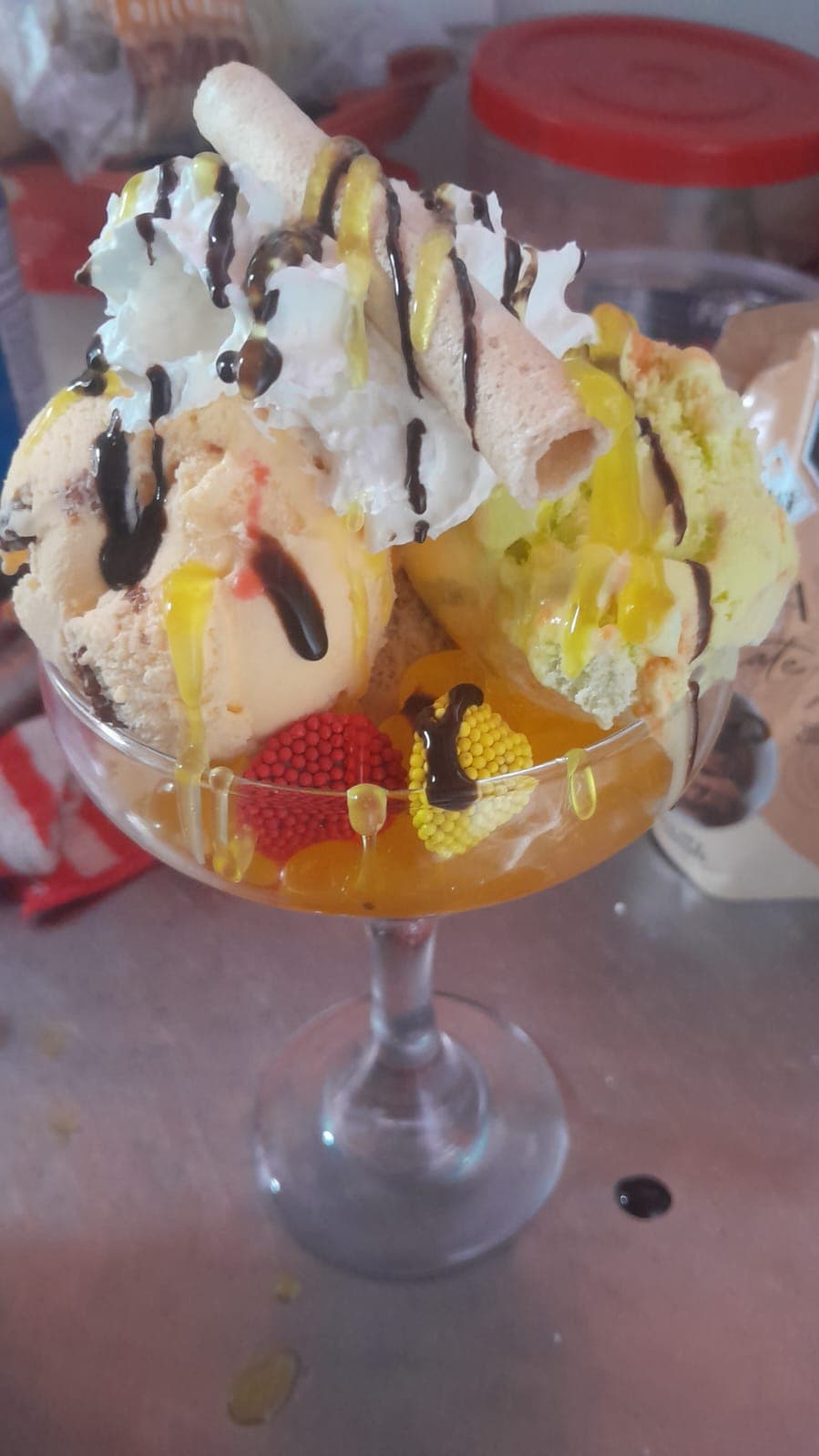 Super Copa de Helado 3 Bolas y Tres Topping