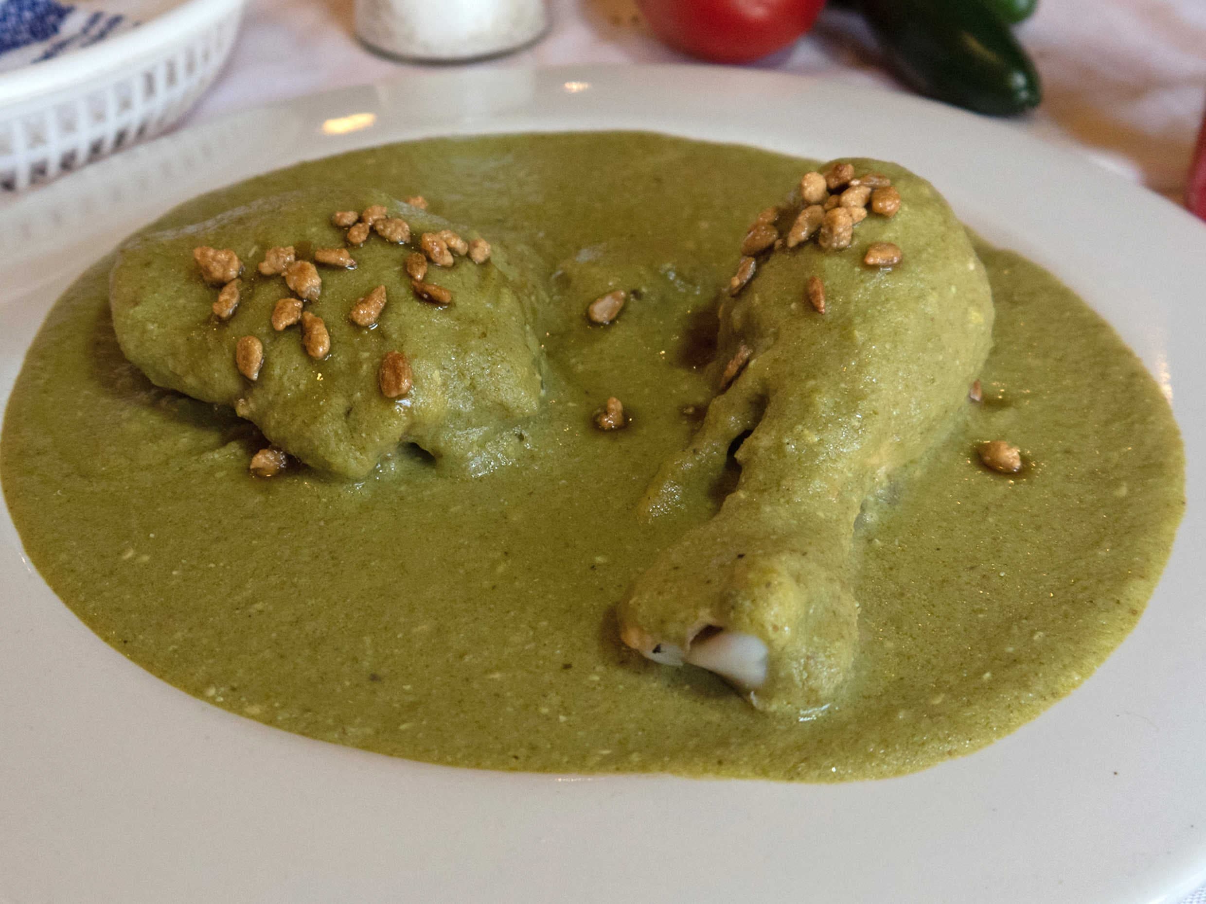 Un Litro de Mole Verde