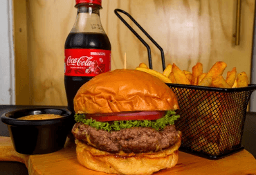 Combo Clásica con Queso con Papas y Gaseosa
