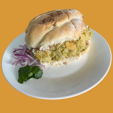 Torta de Chilaquiles con Pechuga Desmenuzada