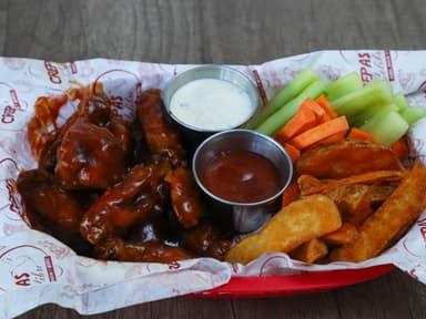 Alitas con Papas 10 a 12 Piezas