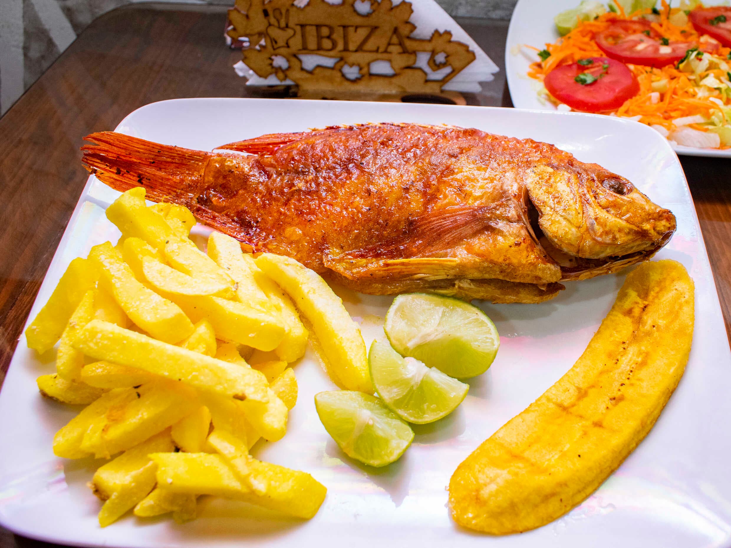 Mojarra Frita Mediana 400 grs más gaseosa