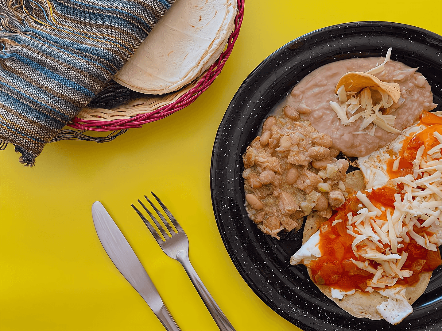Huevos Motuleños