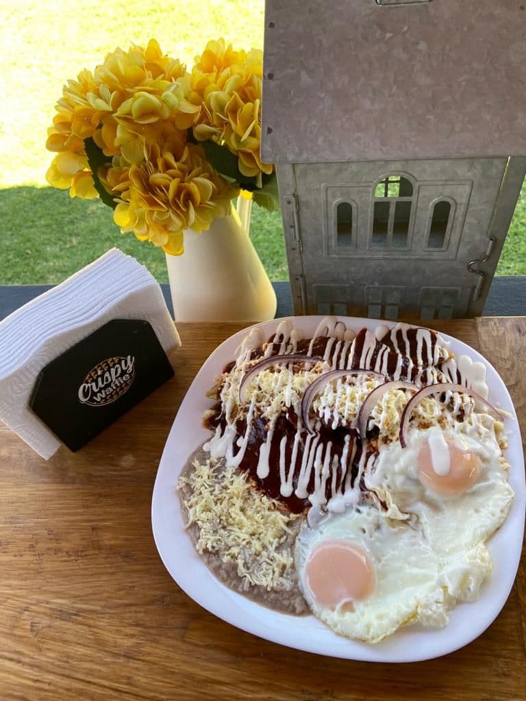 Chilaquiles Con Huevos