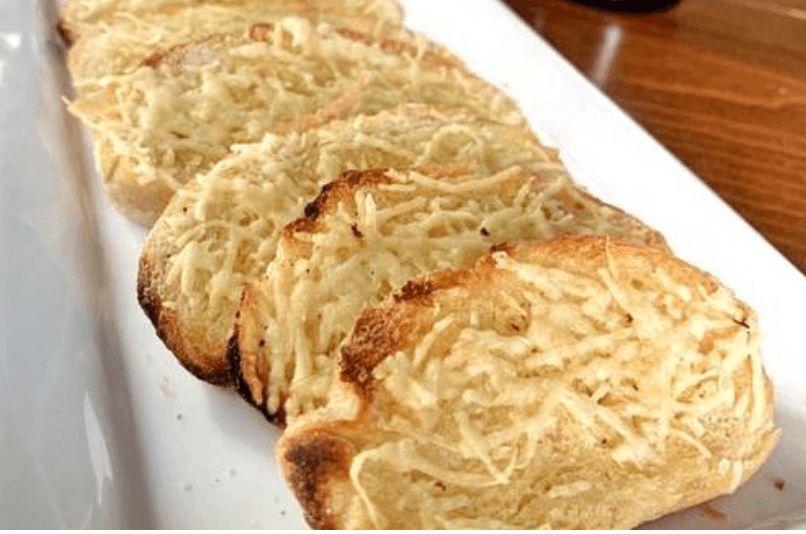 Pan de Ajo y Parmesano