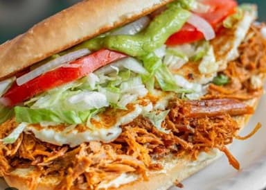 Torta Grande De Cochinita