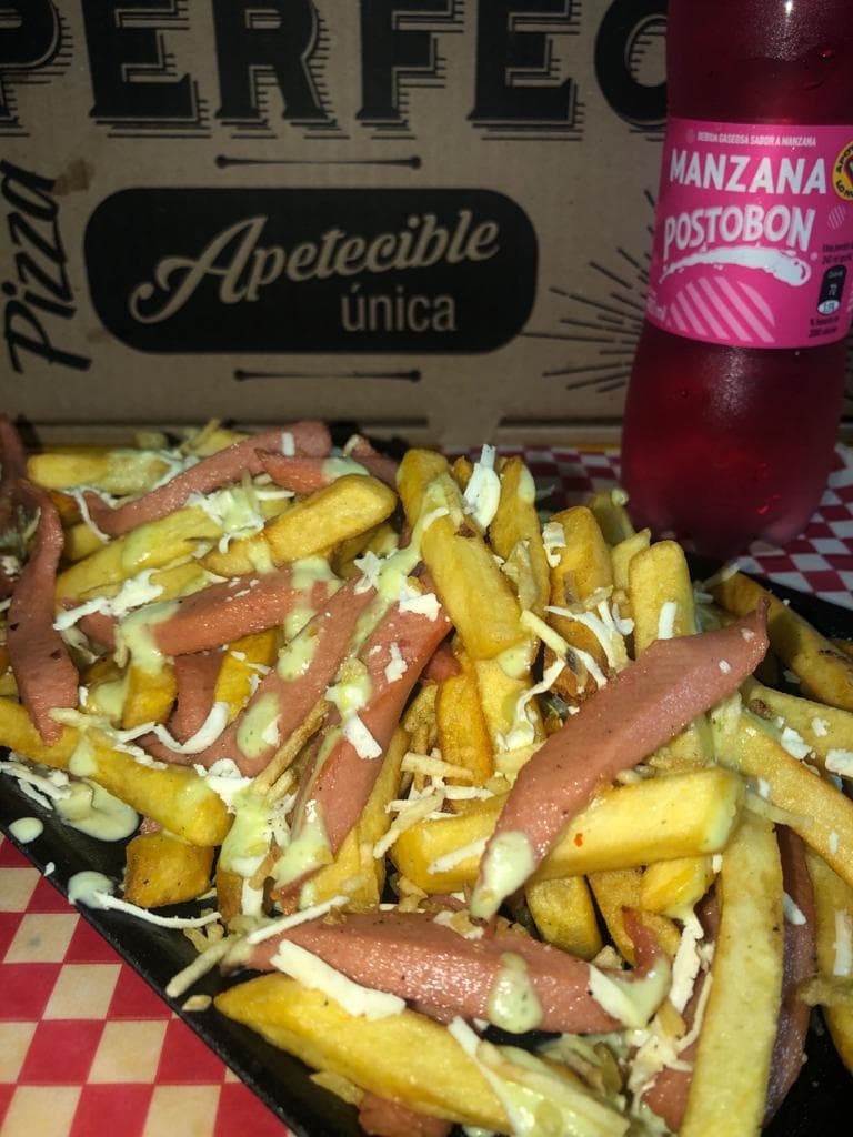 COMBO 1 Salchipapa Sencilla Gas 250Ml