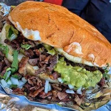 Torta de Bistec o Tripa