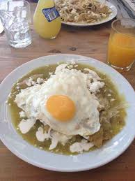 chilaquiles  verdes con huevo