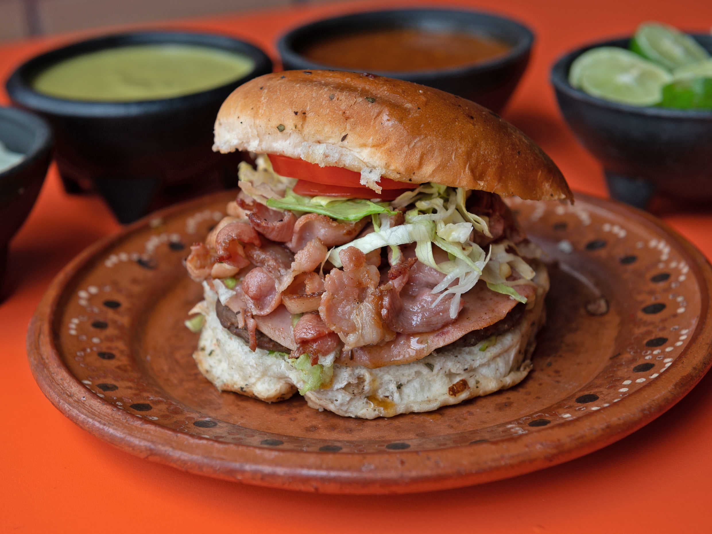Hamburguesa con Tocino