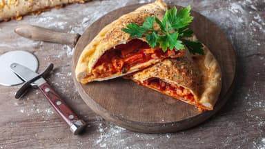 TORTA ESTILO CALZONE + PAPAS