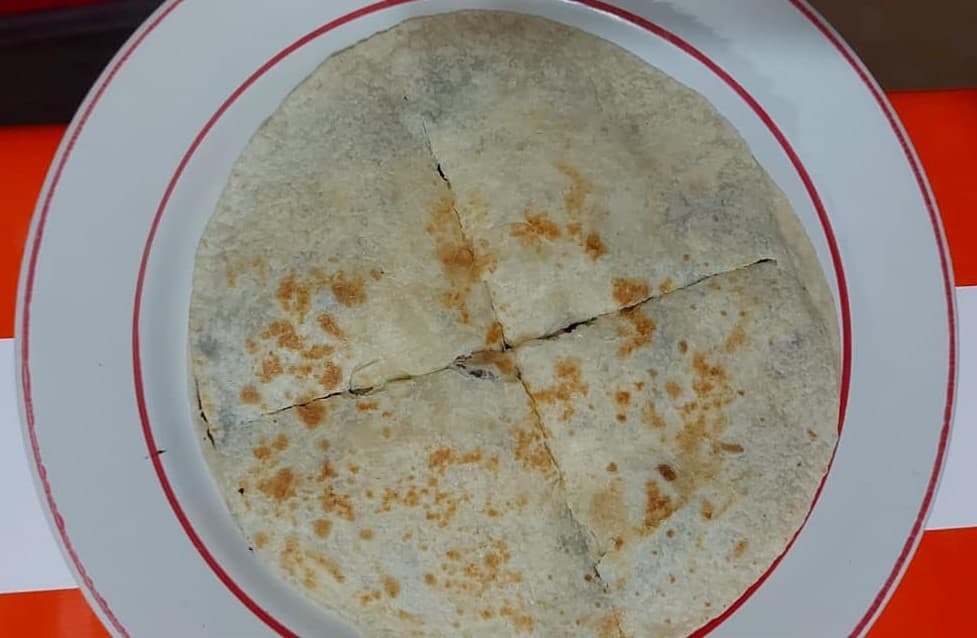Orden de 2 Sincronizadas. Incluye una Coca 355 ml
