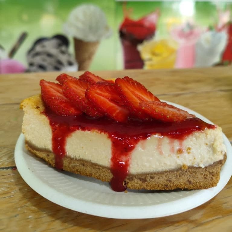 Pay de queso con fresas