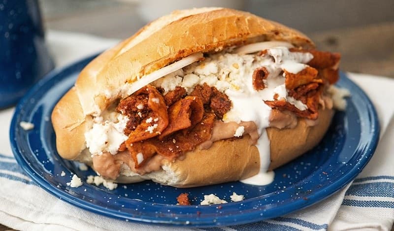 Torta de Chilaquiles