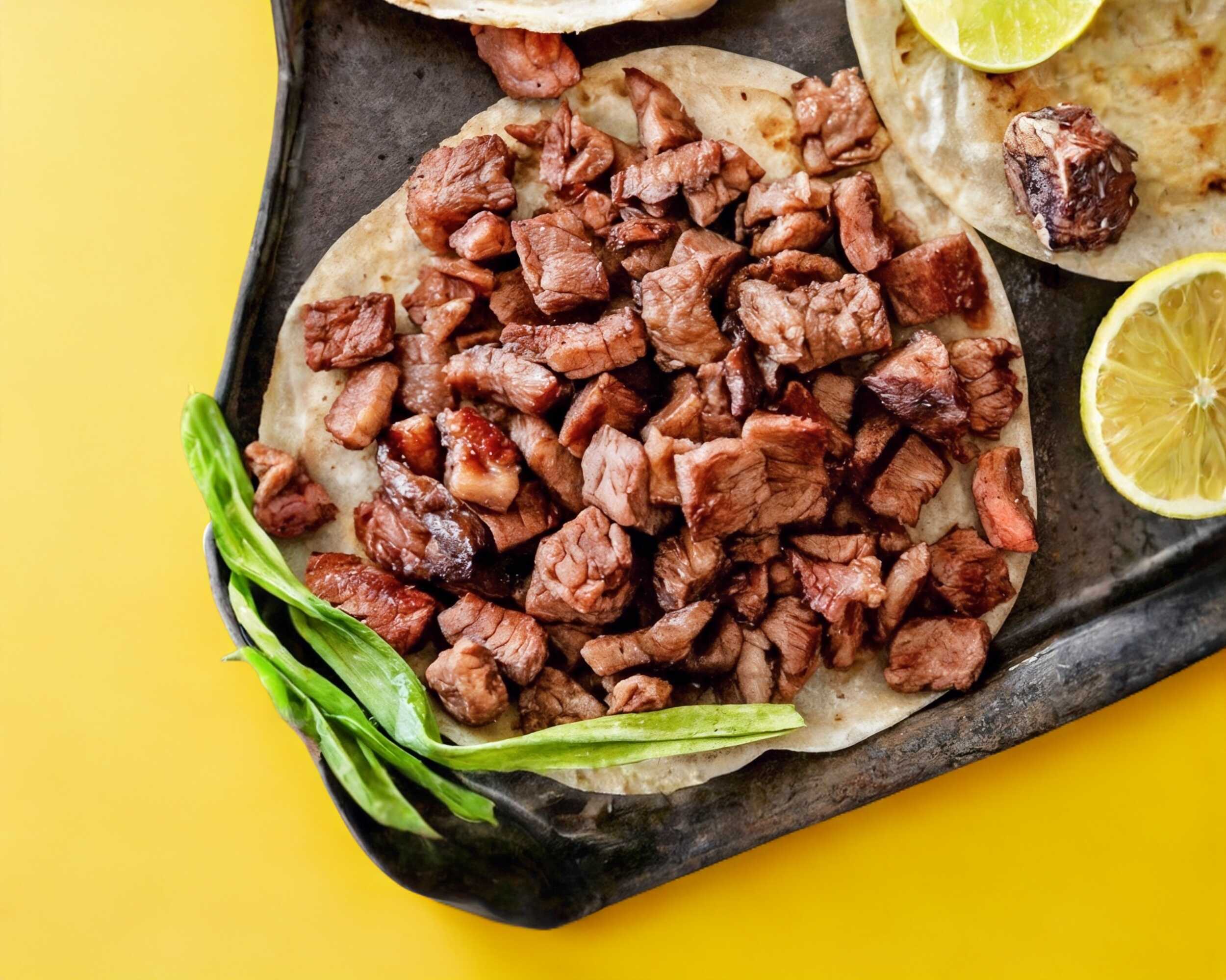 Taco de Asada en Maíz