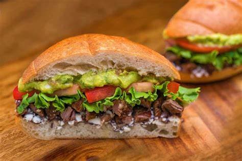 Torta de Bistec a la Mexicana