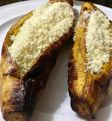 Platanos Fritos con Crema y Queso