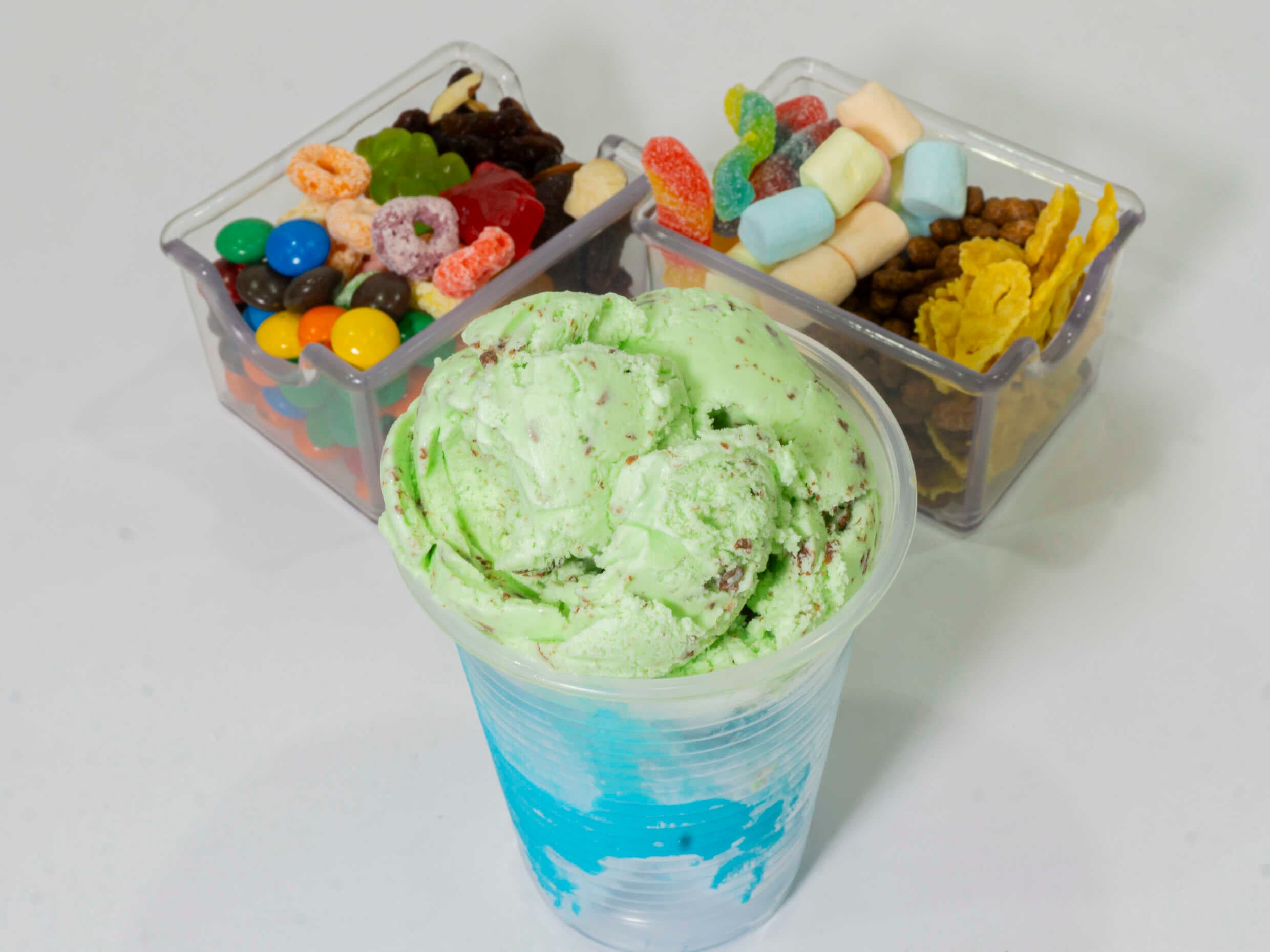 Buffet de 2 Bolitas de Helado con Toppings