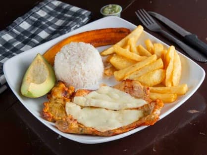 Pechuga Gratinada + Limonada