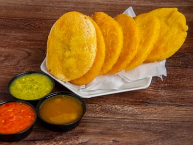 Paga 4 y Lleva 6 Arepas de Huevo Carne