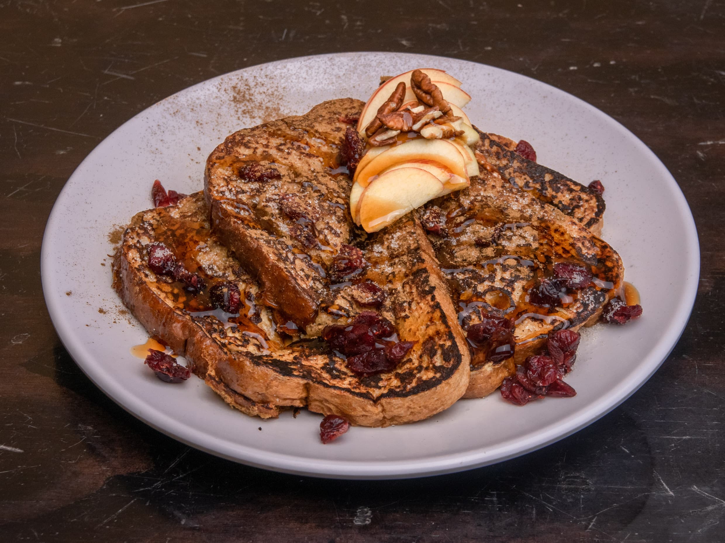 Combo chilaquiles con pollo + pan frances