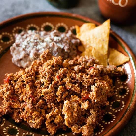 Huevos con Chorizo
