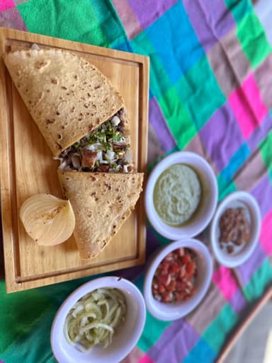 Combo Quesadilla de Res + Agua Fresca 500 Ml