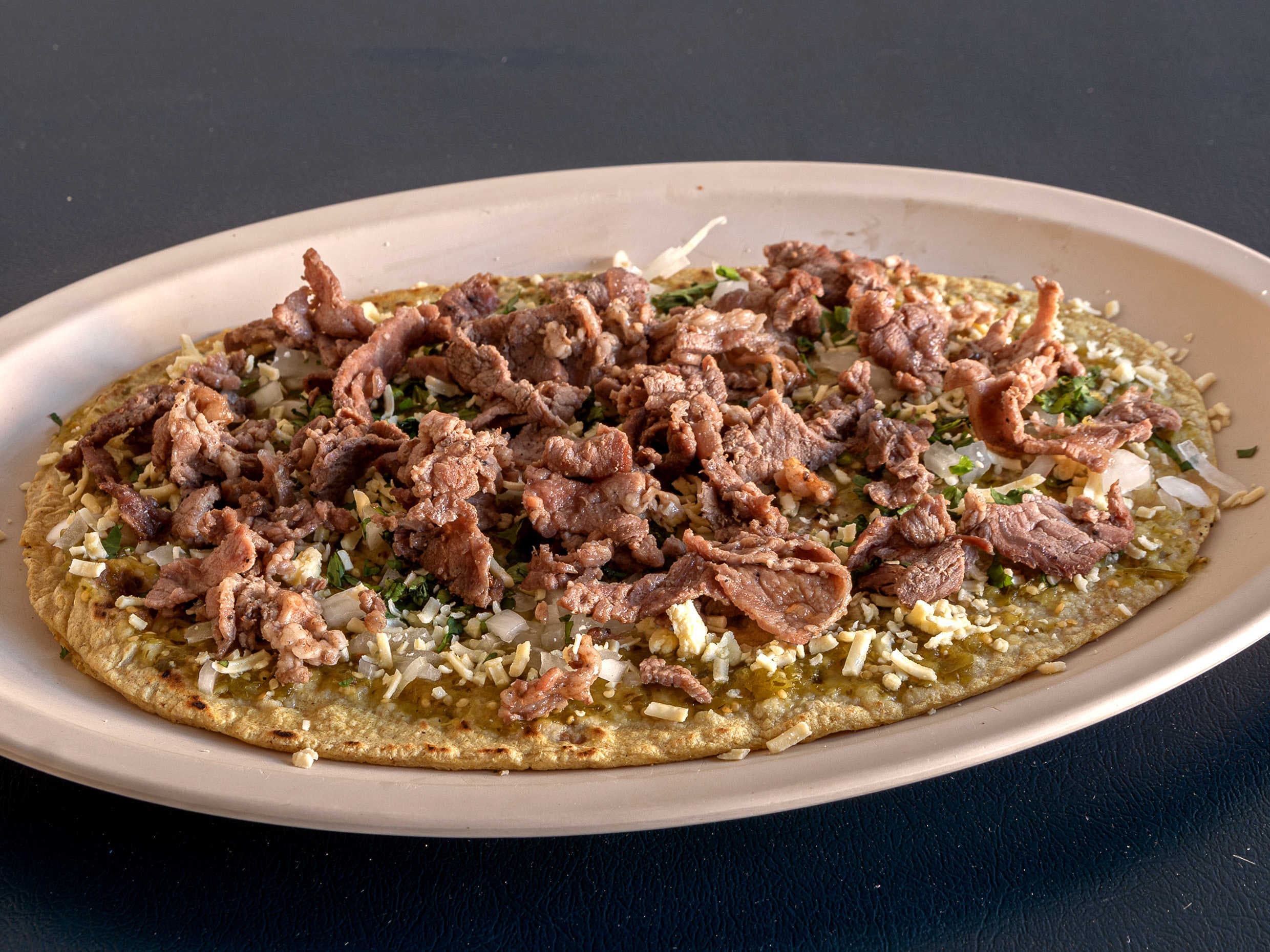 Huarache con Carne De