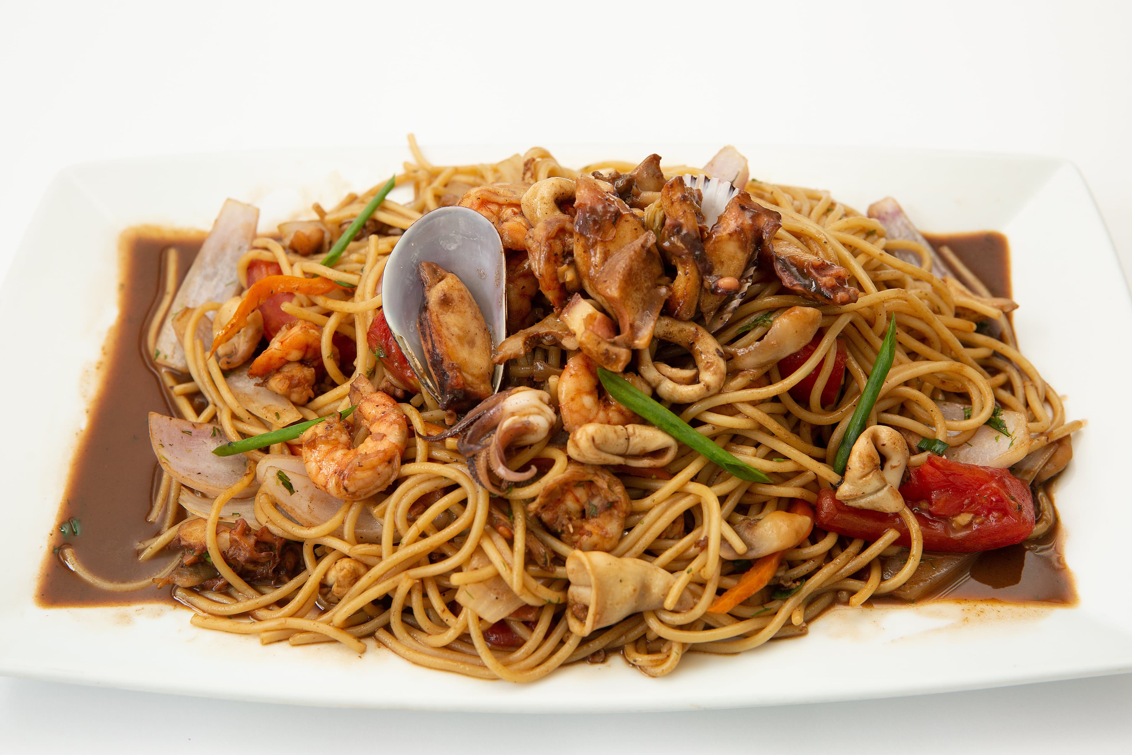 Tallarín Saltado de Mariscos