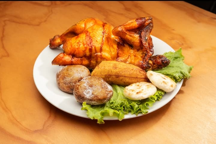 Combo Medio Pollo Asado + Econolitro