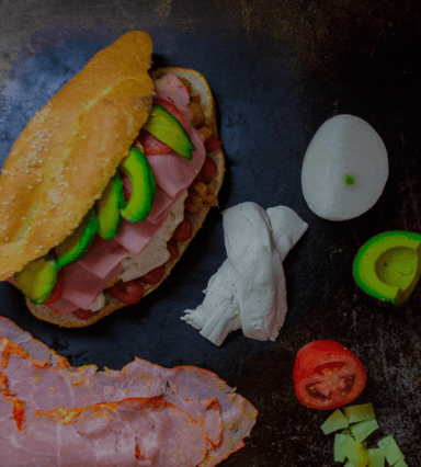 Torta de Bistec, MilanesaPollo, Jamón y Quesillo