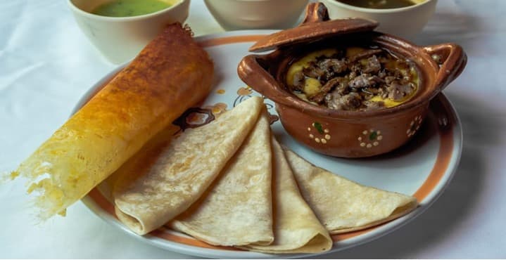 Queso Fundido Con Champiñon Y Pimiento