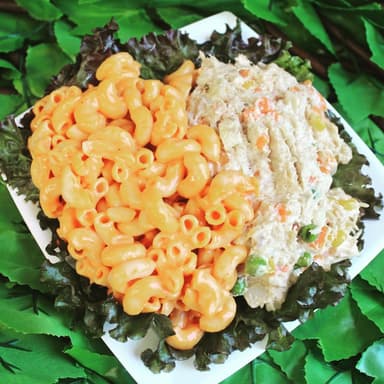 Ensalada de Pollo con Coditos + Jugo de Naranja