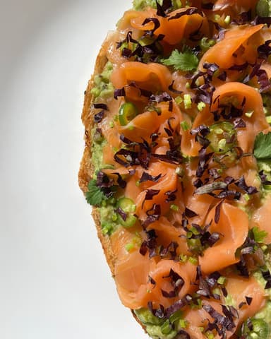 Toast Salmón